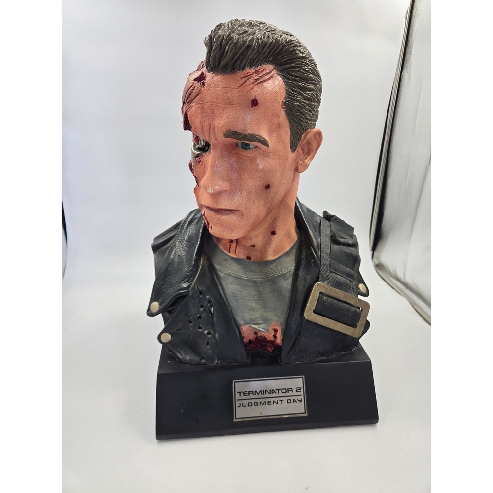 Sideshow T-800 Terminator 2 Judgment Day Life-Size Arnold Schwarzenegger /750